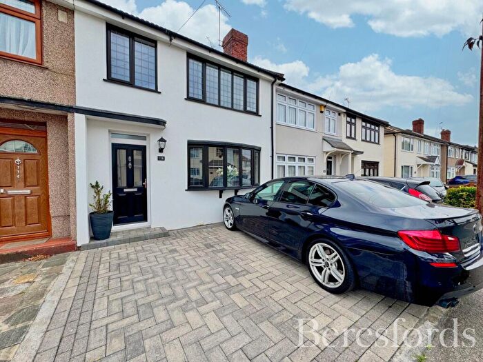 3 Bedroom Terraced House For Sale In Eyhurst Avenue, Hornchurch, RM12