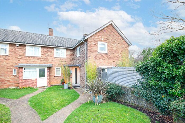 3 Bedroom Semi-Detached House To Rent In Blythway, Welwyn Garden City, AL7