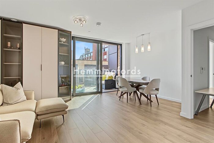 1 Bedroom Apartment For Sale In Dingley Road, London, EC1V