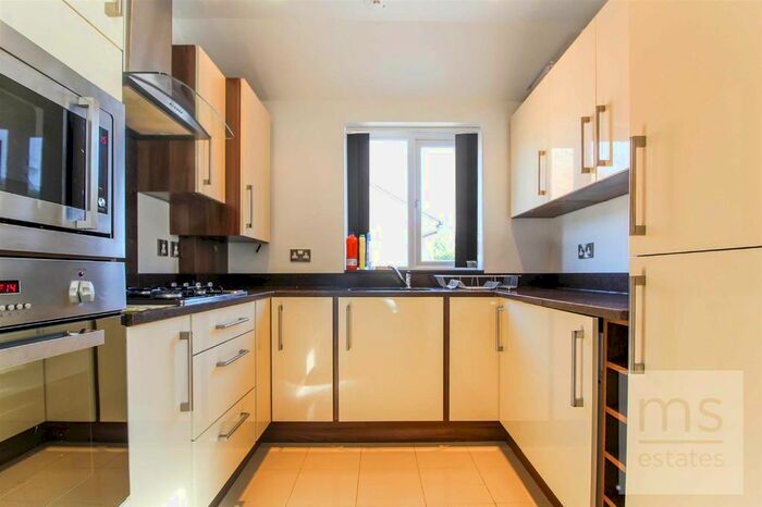 3 Bedroom Flat To Rent In Savoy Workshops, Willoughby Street, Lenton, Nottingham, NG7