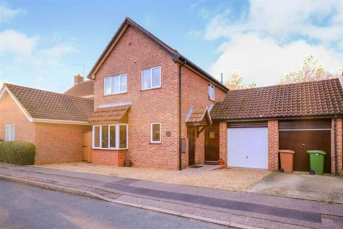 3 Bedroom Semi-Detached House To Rent In Greenacres, Werrington, Peterborough, PE4