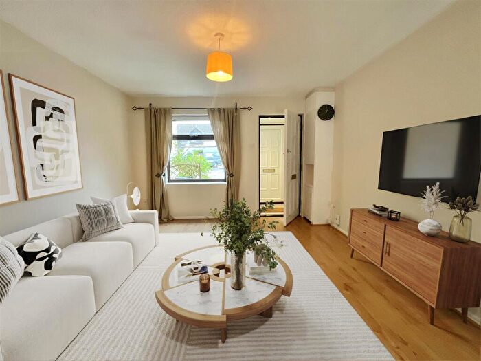 2 Bedroom Terraced House For Sale In Cirencester, GL7