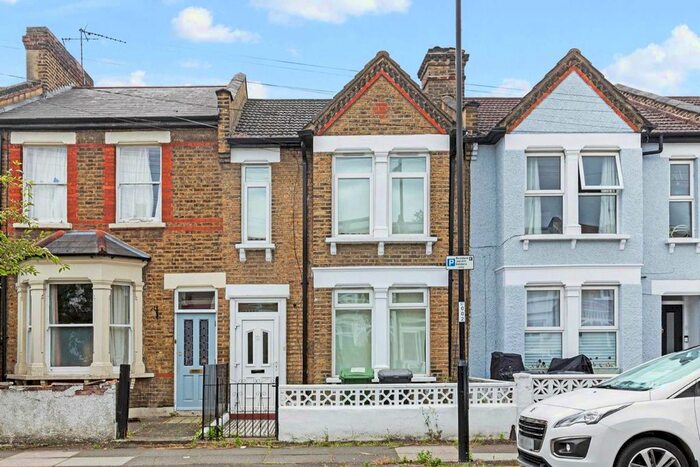 3 Bedroom Property To Rent In Hawstead Road, London, SE6
