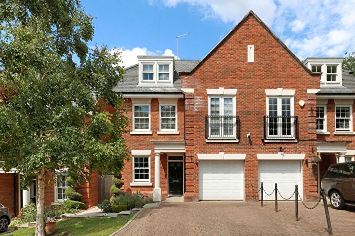 3 Bedroom Semi-Detached House For Sale In Oak Wood Place, Gerrards Cross, Buckinghamshire, SL9