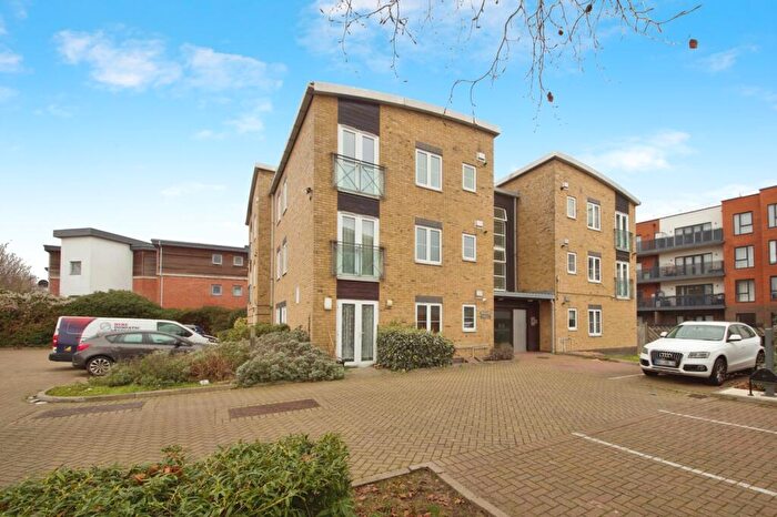2 Bedroom Flat For Sale In Romside Place, Romford, RM7