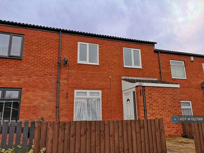 3 Bedroom Terraced House To Rent In Easmore Close, Birmingham, B14