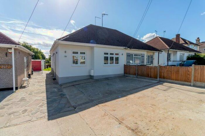 2 Bedroom Bungalow To Rent In Hart Road, Benfleet, SS7