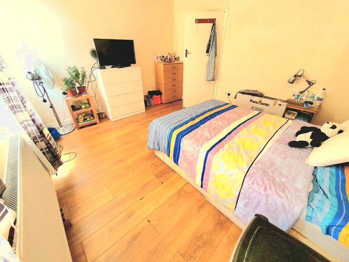 4 Bedroom Maisonette To Rent In Fentons Avenue, London, E13