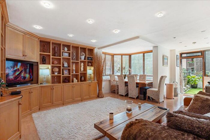 1 Bedroom Flat For Sale In Ash Lodge, Eternit Walk, Fulham, London, SW6