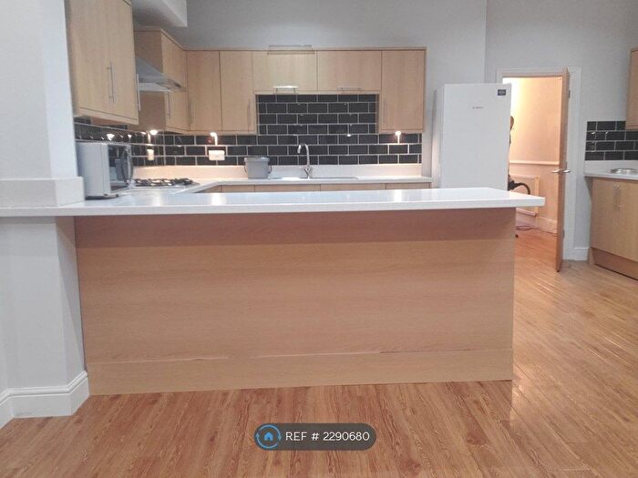 2 Bedroom Terraced House To Rent In Earlsfield, London, SW18