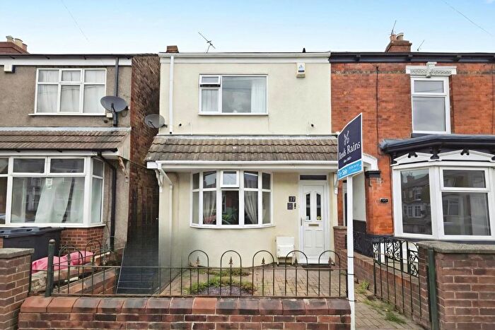 3 Bedroom Terraced House For Sale In David Street, Grimsby, Lincolnshire, DN32