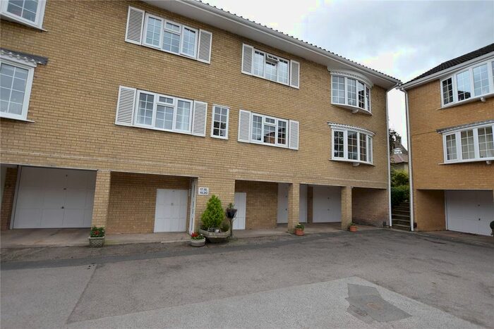 2 Bedroom Flat To Rent In Leconfield Court, Wetherby, West Yorkshire LS22