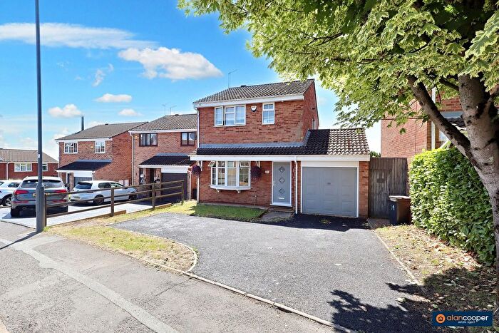 3 Bedroom Detached House For Sale In Chesterton Drive, Galley Common, Nuneaton, CV10