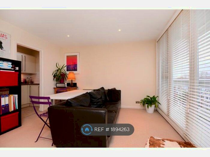 Studio To Rent In York House, Kew Gardens, TW9