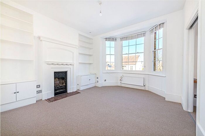 2 Bedroom Flat To Rent In Orlando Road, London, SW4