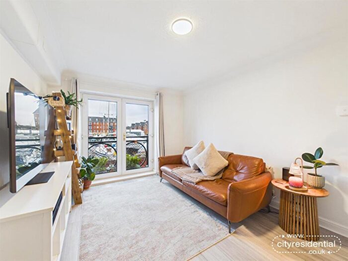 2 Bedroom Apartment For Sale In South Ferry Quay, Liverpool, L3