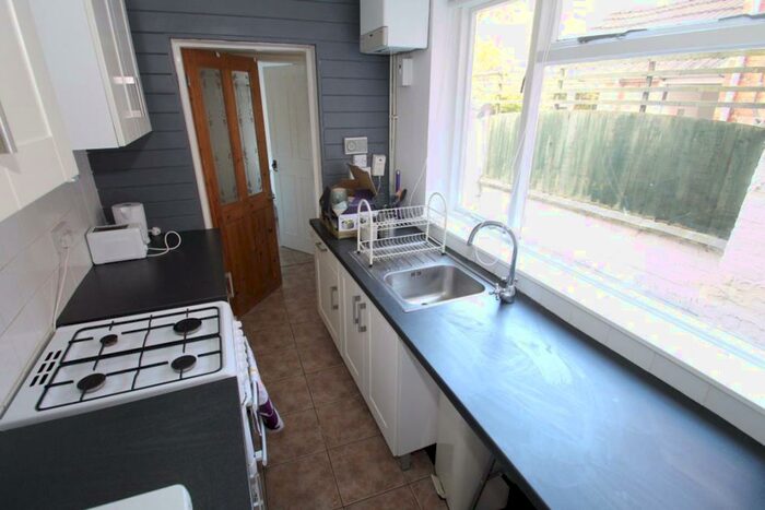 3 Bedroom House To Rent In Cradock Road, Leicester, LE2
