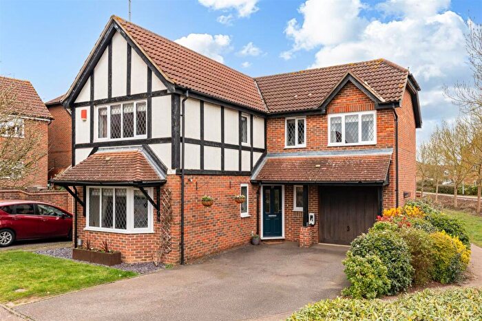 4 Bedroom Detached House For Sale In Stoat Close, Hertford, SG13