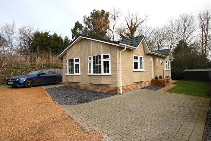 2 Bedroom Mobile Home For Sale In Newbourne, Woodbridge, IP12