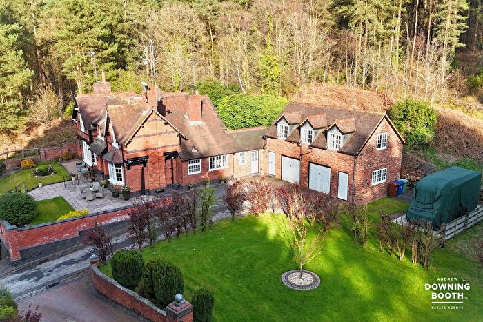 4 Bedroom Semi Detached House For Sale In Moors Gorse, Rugeley, WS15