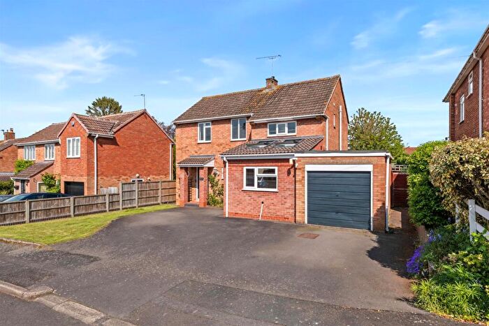 3 Bedroom Detached House For Sale In The Greswoldes, Radford Semele, Leamington Spa, CV31