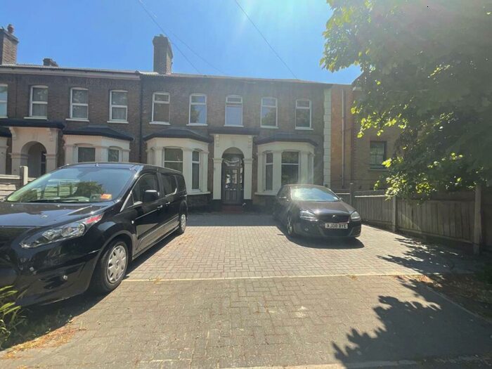 1 Bedroom Flat To Rent In Bulwer Road, Leytonstone, London, E11