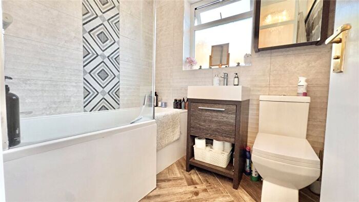 2 Bedroom Bungalow For Sale In Cedarwood Close, Greasby, Merseyside, CH49