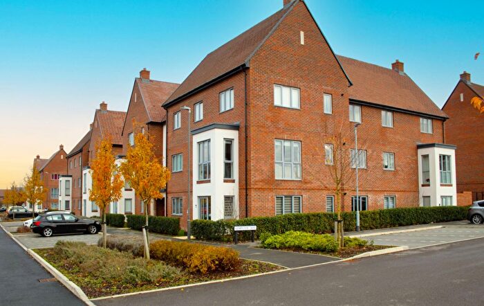 2 Bedroom Flat For Sale In Kempster Way, Weston Turville, HP22