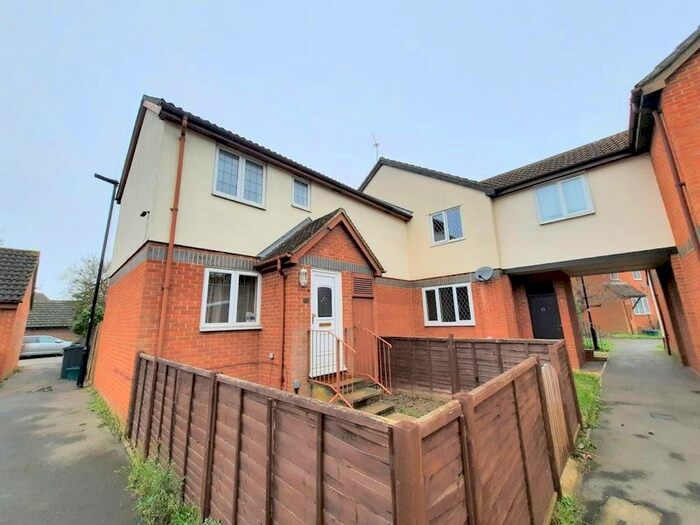 3 Bedroom Terraced House To Rent In Grasmere Close, Feltham, TW14