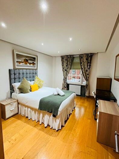 3 Bedroom Flat To Rent In Great Cumberland Place, London, W1H