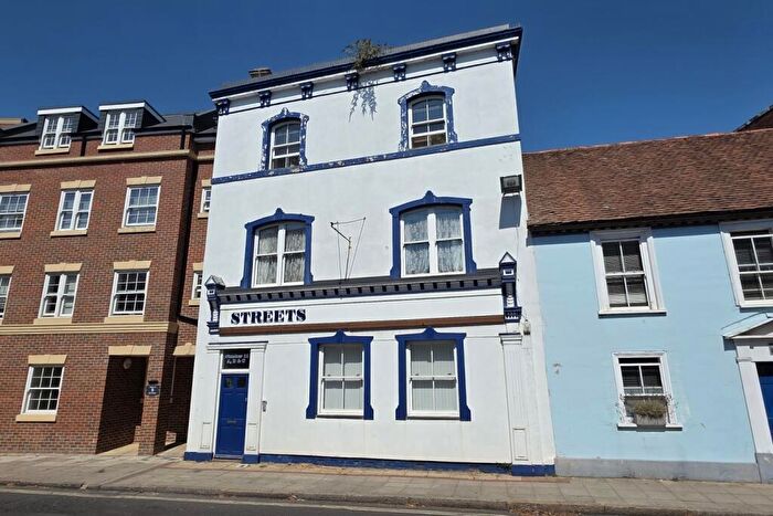 2 Bedroom Flat To Rent In East Street - Havant - Unfurnished, PO9