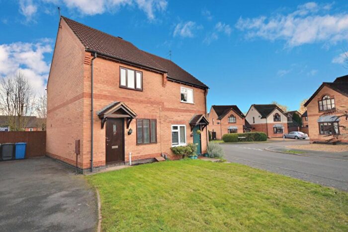 2 Bedroom Semi-Detached House For Sale In Carsington Close, Kettering, NN16