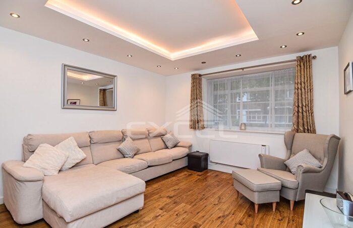 1 Bedroom Flat To Rent In Aberdeen Court, Maida Vale, W9