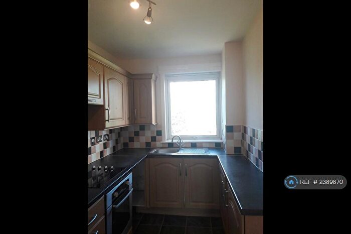 2 Bedroom Flat To Rent In Lansdowne Square, Dundee, DD2