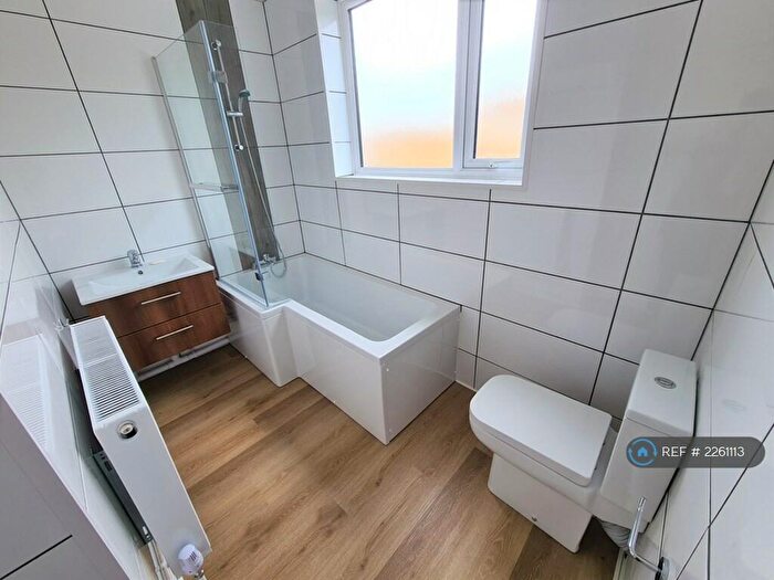 1 Bedroom Flat To Rent In St. Helens Road, Swansea, SA1