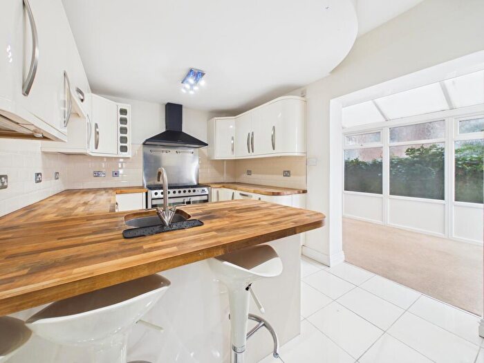 3 Bedroom Terraced House For Sale In Etherington Road, Hull, HU6