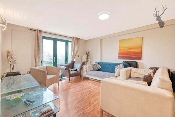 2 Bedroom Apartment To Rent In Stainsby Road, London, E14