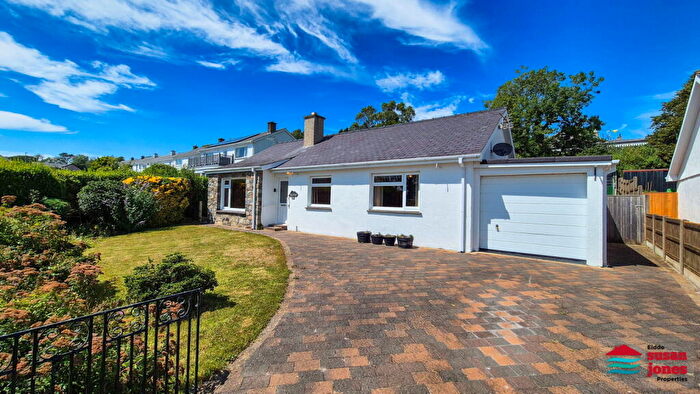 3 Bedroom Detached Bungalow For Sale In Penaber Estate, Cricieth | Criccieth, LL52