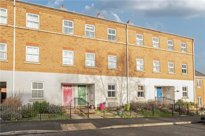 4 Bedroom Terraced House For Sale In Flying Dutchman Way, Daventry, Northamptonshire, NN11