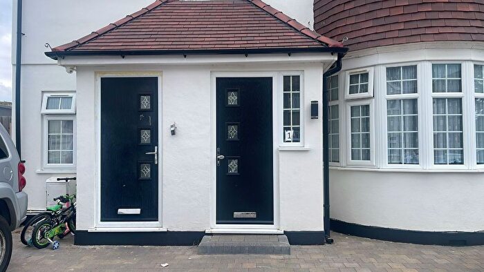 3 Bedroom Flat To Rent In Ashburton Road, Ruislip Manor, HA4