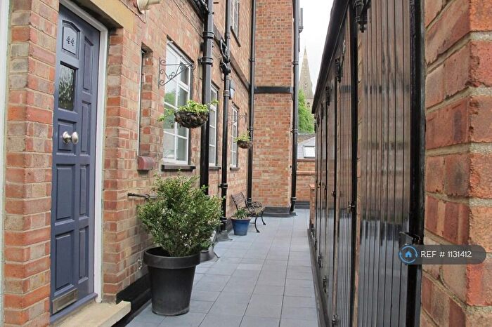 2 Bedroom Flat To Rent In Broadway Court, London, N8