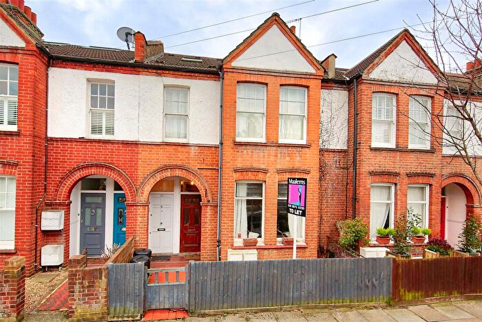 2 Bedroom Maisonette To Rent In Quinton Street, London, SW18