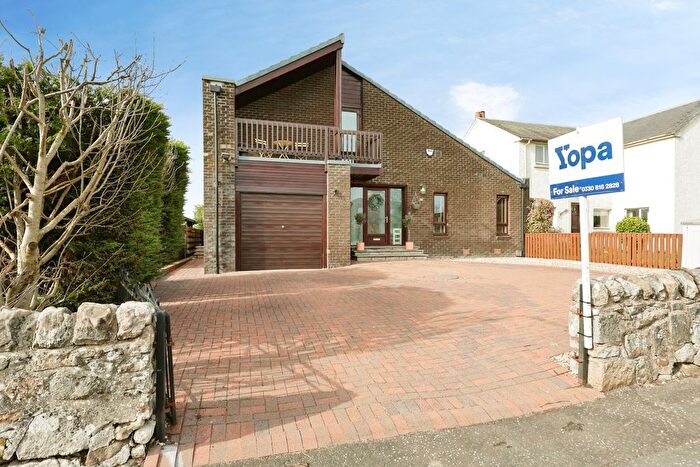 4 Bedroom Detached House For Sale In Parkneuk Road, Dunfermline, KY12