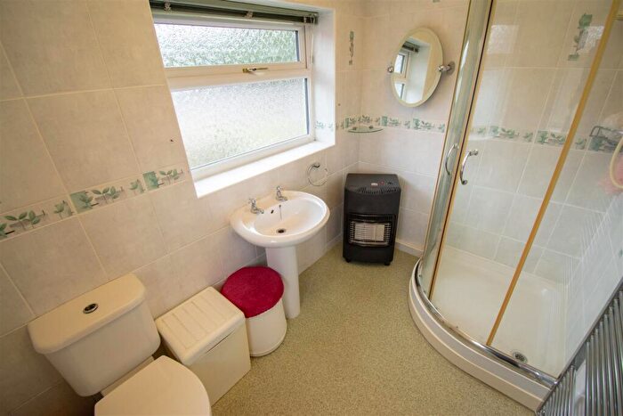 2 Bedroom Semi-Detached House For Sale In Oak Avenue, Ripley, DE5