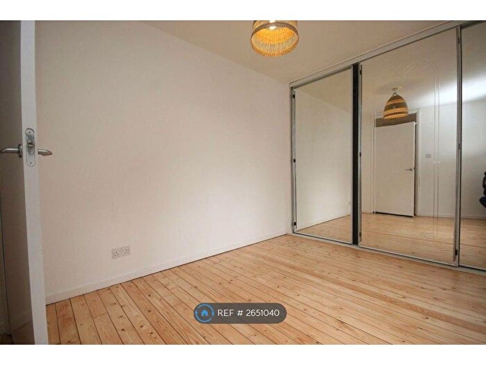2 Bedroom Flat To Rent In Bedford Street, Edinburgh, EH4