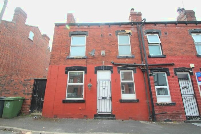 2 Bedroom Terraced House To Rent In Lytham Place, Leeds, LS12