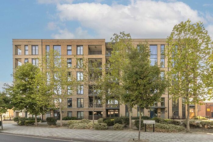 2 Bedroom Flat To Rent In Cowley Road, Oval Quater, SW9