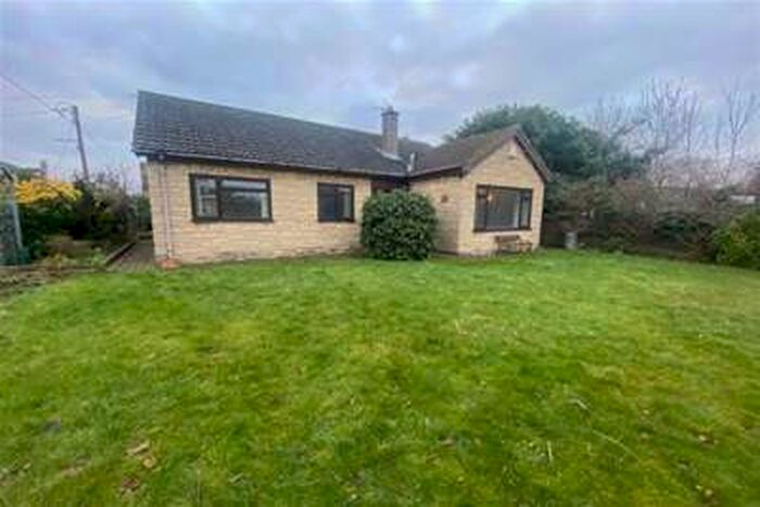 3 Bedroom Bungalow To Rent In Watleys End Road, Winterbourne, BS36