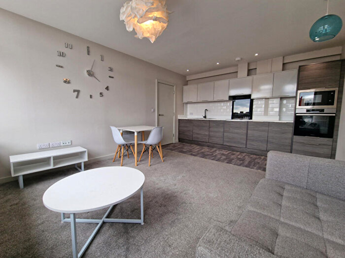 1 Bedroom Apartment To Rent In Bond Street, Hull, Yorkshire, HU1