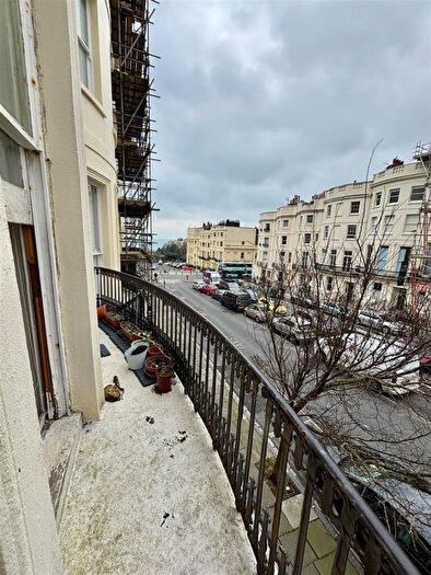2 Bedroom Apartment To Rent In Brunswick Place, Hove, BN3